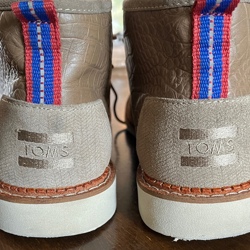Toms Brown Suede Chukka Boots - Picture 2 of 6